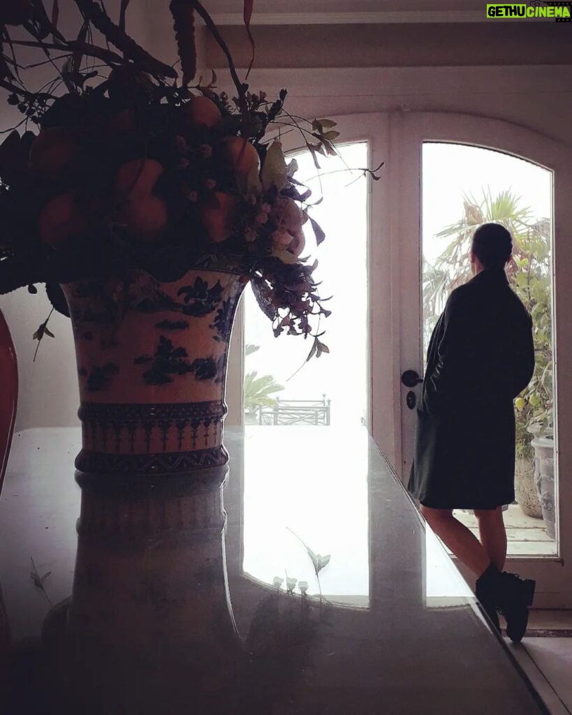Vildan Vatansever Instagram - Derler ki "Önemli olan; Hayata hangi Pencereden baktığındır" 🏠🏝 Istanbul, Turkey