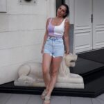 Vildan Vatansever Instagram - Bir yıl sonra aynı yerde olmanın mutluluğu 📽🏠💯❤ #thursday #perşembe #gun #gün #day #summer #summertime #past #pasttime #hatıra #memories #memory #year #ago #once #sürpriz #suprice #love #sevmek #çekim #leon #çekim