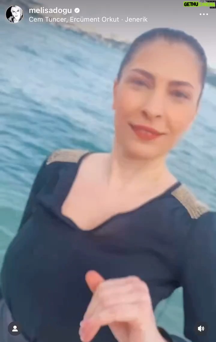 Vildan Vatansever - 3.5K Likes - BU SEVDA BİTMEZ ❤️🚫🍎 Tüm Yasak Elma Ekibi ve kıymetli izleyiciler; bu yolda beraber yürümek çok heyecanli ve keyifliydi 🤗 Yolculuğumuza eşlik eden herkese ÇOK TEŞEKKÜRLER ve SONSUZ SEVGİLER ❤️❤️❤️💋💋💋