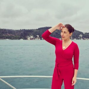 Vildan Vatansever Instagram - Geminin KAPTANI kendin isen, göreceğin ve varacağın yerler KABULÜNDÜR 😉🛥🏖⚓