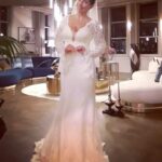 Vildan Vatansever Instagram - Ben hep DANTELLİ gelinlik istemistim 👰🏻😉🤗 #gelin #gelinlik #damat #gelinlikmodelleri #wedding #düğün #evlilik #bride #bridetobe #edaece #barışkılıç #buçebusekahraman #şevvalsam #nesrincevadzade #talatbulut #doğaçyıldız #barışaytaç #safakpekdemir #serkanrutkayayıkoz #mertkanarat #kuzeygezer #melisadogu #istanbulprovince #mutluluk #diziler #yasakelmafox #medyapım #yasakelmadizi #güzel #gülümsemek Kuruçeşme, Istanbul, Turkey