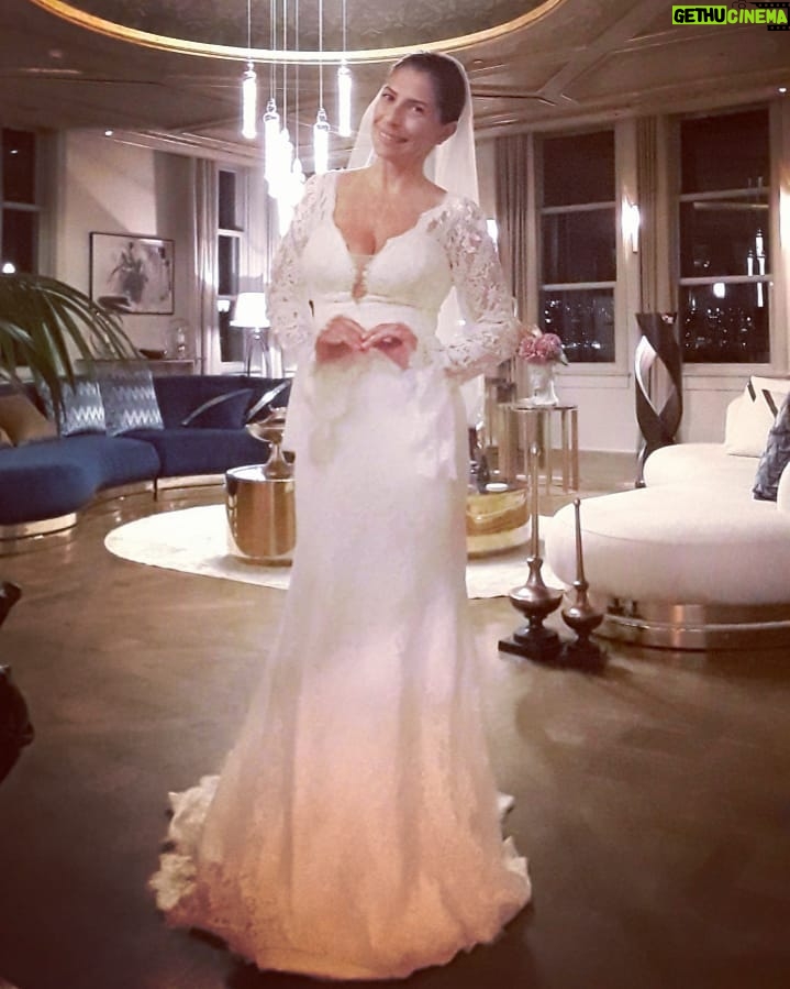 Vildan Vatansever Instagram - Ben hep DANTELLİ gelinlik istemistim 👰🏻😉🤗 #gelin #gelinlik #damat #gelinlikmodelleri #wedding #düğün #evlilik #bride #bridetobe #edaece #barışkılıç #buçebusekahraman #şevvalsam #nesrincevadzade #talatbulut #doğaçyıldız #barışaytaç #safakpekdemir #serkanrutkayayıkoz #mertkanarat #kuzeygezer #melisadogu #istanbulprovince #mutluluk #diziler #yasakelmafox #medyapım #yasakelmadizi #güzel #gülümsemek Kuruçeşme, Istanbul, Turkey