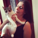 Vildan Vatansever Instagram - Aşksın sen AŞK AŞK 🐱💋 Palaşurkam benim, yavrucuğum 🐈💕💋💋💖 #hayvansevgisi #kedi #cat #dog #pet #pets #çocuk #anne #sevgi #aşk #love #veteriner #sağlık #pazartesi #tatil #istirahat #istanbul #istanbulprovince #satinalmasahiplen #mutluluk #hayat #sevinç #neşe #iyiki #iyikivarsın #dünya #güzel #şirin #4ekimdünyahayvanlarıkorumagünü🐕🐶🐩🐈🐱🐀🐁🐭🐹🐢🐇🐰🐓🐔🐣🐤🐥🐦🐏🐑🐐🐺🐃🐂🐄🐮🐴🐗🐖🐷🐽🐸🐍🐼🐧🐘🐨🐒🐵🐆🐯🐻🐫🐪🐊🐳🐋🐟🐠🐡🐙🐚🐬🐌🐛🐜🐝🐞🐲🐉🐾🐞🙆🙇 Istanbul Province