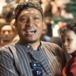 Vino G. Bastian Instagram - Nonton bareng ‘HAMKA & SITI RAHAM’ di JOGJA bersama Ust. @salimafillah_official 🙏🏼 MasyaAllah tabarakallah terimakasih banyak ustadz dan teman-teman di Jogja. Yuk kita ramaikan bioskop 21 Desember 2023 nonton #hamkadansitiraham Yogyakarta