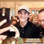 Vino G. Bastian Instagram - Mereka adalah para isteri Kopassus TNI AD (Cijantung) yang mungkin ikut merasakan hal yg sama spt Ummi Siti Raham saat ditinggal suami tercinta bertugas untuk negara 🥹 Tetap semangat ya mbak & ibu semua 🙏🏼