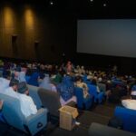 Vino G. Bastian Instagram - UAS Nobar Film Hamka dan Siti Raham Vol 2 di Pekanbaru Riau Bersama Santri  UAS dan keluarga menonton Film Buya Hamka dan Siti Raham Vol 2 di CGV Holiday Pekanbaru Riau bersama santri, keluarga besar Yayasan Tabung Wakaf Umat, dan jama’ah. Sebanyak 720 penonton memenuhi tiga studio yang diputar sekaligus di waktu yang sama, di hari Kamis, 21 Desember 2023. Di ujung acara Nobar, UAS menyampaikan 7 pesan;  1. Menonton film seperti melihat kristal. Setiap sisi beda yang nampak. Setiap orang akan beda kesimpulan setelah menyaksikan sebuah film yang ditontonnya. Itu sebabnya beberapa orang yang diminta berkomentar setelah menonton film berbeda komentarnya terhadap film Buya Hamka dan Siti Raham Vol 2. 2. Kehidupan Buya Hamka sebelum kemerdekaan, kita berperang dengan Belanda. Setelah merdeka, di masa orde lama, secara politik, ada pemerintah yang merasa tersindir, Buya Hamka dipenjara. Di masa orde baru, Buya Hamka dituduh menjadi komando jihad/teroris, Buya dituduh menjual negara, dan berbagai tuduhan keji lainnya. Hidup ini banyak ujiannya. Tidak ada istirahatnya. Istirahat kita hanya di surga bersama Rasulullah. 3. Ujian ulama dirasakan juga oleh orang terdekatnya. Ujian Buya Hamka dirasakan oleh istri dan anak-anak Buya Hamka. Anak Buya Hamka sampai makan ubi beracun ketika ditinggal Hamka saat bergerilya ke kampung-kampung. 4. UAS berjumpa dengan Cucu Buya Hamka saat nobar di Padang, UAS tidak tahu dimana rumahnya, UAS tidak tahu dimana keluarga Buya Hamka, tapi buku-buku Buya Hamka bisa UAS nikmati. UAS berpesan kepada para santri, menulislah, supaya orang di masa datang tahu engkau pernah hidup di masa lalu. 5. Orang tua Buya Hamka berpisah, Buya Hamka akhirnya merantau. Tempaan kerasnya kehidupan membuat Buya Hamka teguh. Universitas kehidupan yang membuat Buya Hamka teguh. Kata orang Minang, “Alam takambang jadi guru”. 6. Buya Hamka tidak jadi bunuh diri karena bisikan setan di saat Buya Hamka sedang diuji dengan berbagai fitnah, karena Buya Hamka dikuatkan oleh Ummi Siti Raham. Para istri, jadilah istri yang menguatkan suami, agar suami tetap baik dan tegar dengan kehidupan. Lanjut dikolom komentar…