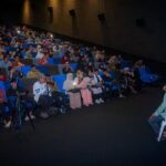 Vino G. Bastian Instagram - UAS Nobar Film Hamka dan Siti Raham Vol 2 di Pekanbaru Riau Bersama Santri  UAS dan keluarga menonton Film Buya Hamka dan Siti Raham Vol 2 di CGV Holiday Pekanbaru Riau bersama santri, keluarga besar Yayasan Tabung Wakaf Umat, dan jama’ah. Sebanyak 720 penonton memenuhi tiga studio yang diputar sekaligus di waktu yang sama, di hari Kamis, 21 Desember 2023. Di ujung acara Nobar, UAS menyampaikan 7 pesan;  1. Menonton film seperti melihat kristal. Setiap sisi beda yang nampak. Setiap orang akan beda kesimpulan setelah menyaksikan sebuah film yang ditontonnya. Itu sebabnya beberapa orang yang diminta berkomentar setelah menonton film berbeda komentarnya terhadap film Buya Hamka dan Siti Raham Vol 2. 2. Kehidupan Buya Hamka sebelum kemerdekaan, kita berperang dengan Belanda. Setelah merdeka, di masa orde lama, secara politik, ada pemerintah yang merasa tersindir, Buya Hamka dipenjara. Di masa orde baru, Buya Hamka dituduh menjadi komando jihad/teroris, Buya dituduh menjual negara, dan berbagai tuduhan keji lainnya. Hidup ini banyak ujiannya. Tidak ada istirahatnya. Istirahat kita hanya di surga bersama Rasulullah. 3. Ujian ulama dirasakan juga oleh orang terdekatnya. Ujian Buya Hamka dirasakan oleh istri dan anak-anak Buya Hamka. Anak Buya Hamka sampai makan ubi beracun ketika ditinggal Hamka saat bergerilya ke kampung-kampung. 4. UAS berjumpa dengan Cucu Buya Hamka saat nobar di Padang, UAS tidak tahu dimana rumahnya, UAS tidak tahu dimana keluarga Buya Hamka, tapi buku-buku Buya Hamka bisa UAS nikmati. UAS berpesan kepada para santri, menulislah, supaya orang di masa datang tahu engkau pernah hidup di masa lalu. 5. Orang tua Buya Hamka berpisah, Buya Hamka akhirnya merantau. Tempaan kerasnya kehidupan membuat Buya Hamka teguh. Universitas kehidupan yang membuat Buya Hamka teguh. Kata orang Minang, “Alam takambang jadi guru”. 6. Buya Hamka tidak jadi bunuh diri karena bisikan setan di saat Buya Hamka sedang diuji dengan berbagai fitnah, karena Buya Hamka dikuatkan oleh Ummi Siti Raham. Para istri, jadilah istri yang menguatkan suami, agar suami tetap baik dan tegar dengan kehidupan. Lanjut dikolom komentar…