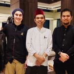 Vino G. Bastian Instagram - #REPOST @ustadzabdulsomad_official Saksikan Film Buya ‘Hamka & Siti Raham’ di bioskop seluruh indonesia, mulai 21 Desember 2023. Ajak seluruh keluarga serta sahabat nonton film kebaikan ini. MasyaAllah tabarakAllah terima kasih banyak Tuan Guru @ustadzabdulsomad_official 🙏🏼 XXI Transmart Padang