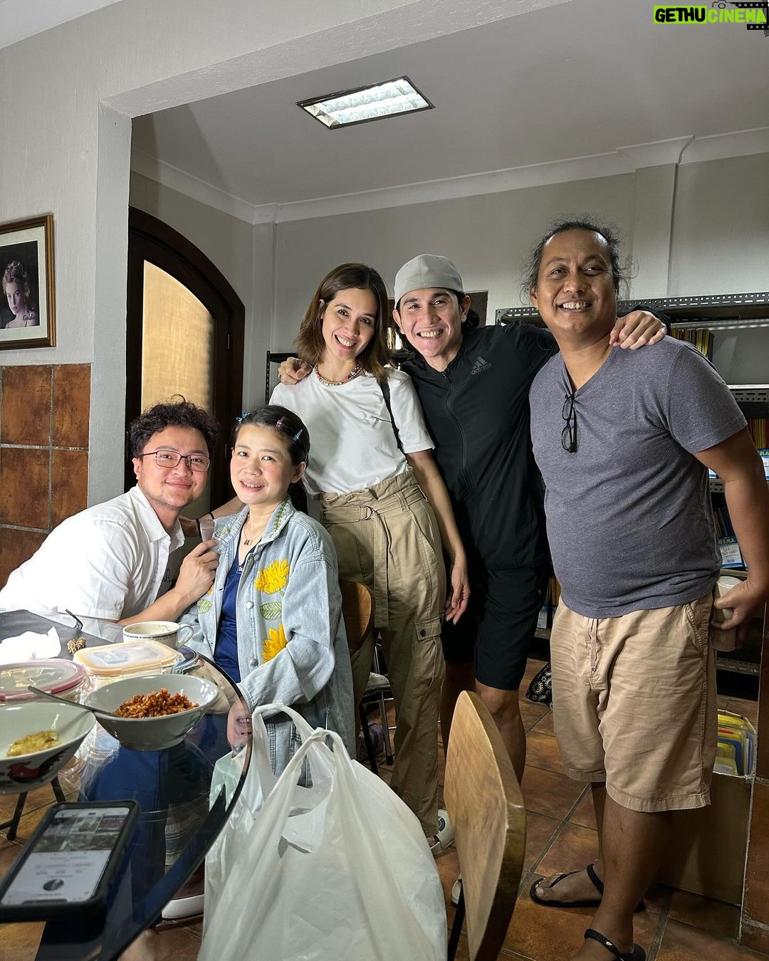 Vino G. Bastian Instagram - Jumpa kangen Dokter @cissienugraha kesayangan dan juga @upanduvan yg uda lamaaaa ga ketemu π Sekalian @bundratimothyaslinew mau pamer tensi uda normal , badan lebih singset .. π Makasih yaa Dok udah membantu kita sehat β¦ ππΌπ