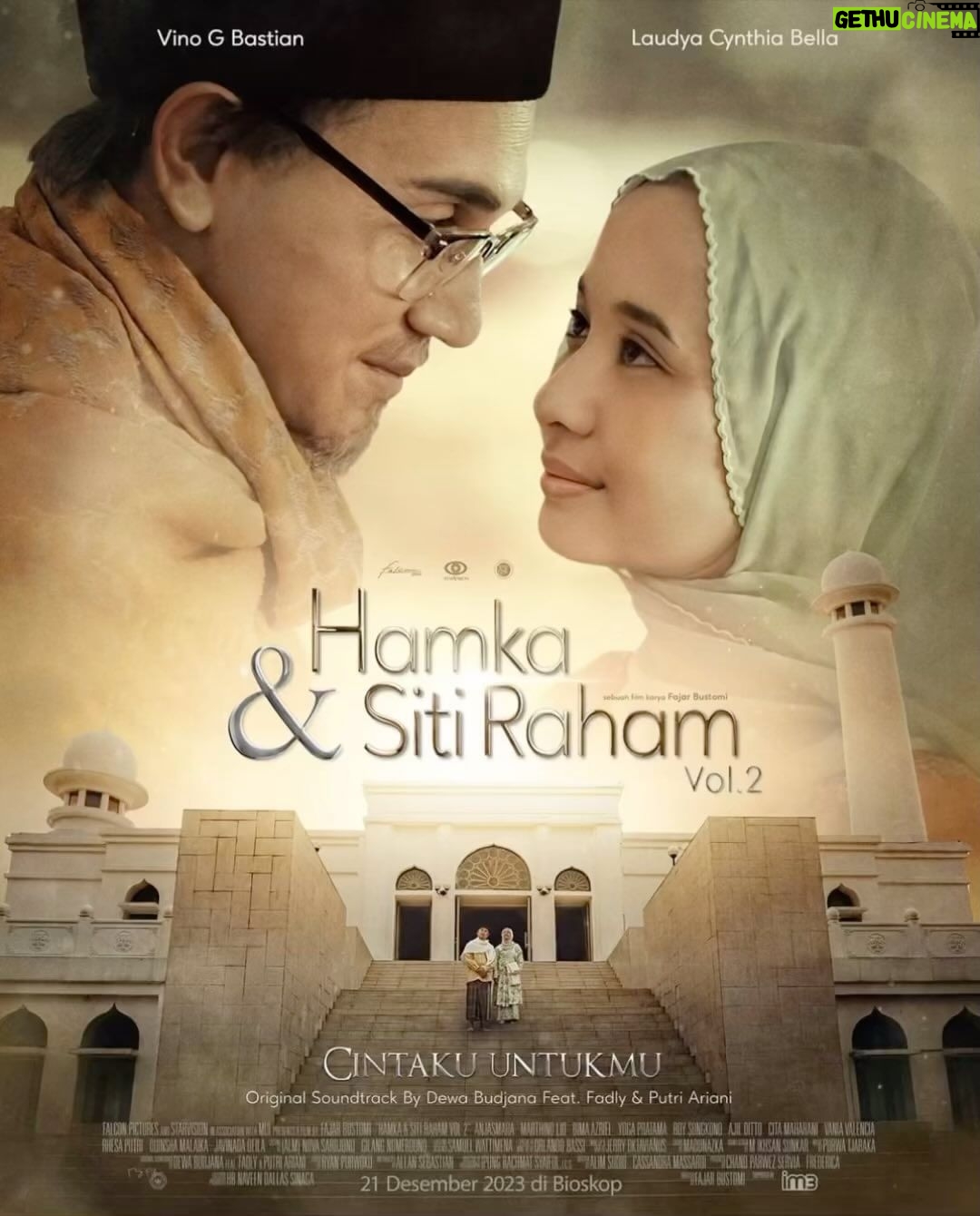Vino G. Bastian Instagram - Kalau teman-teman sedang nyari obat untuk mata minus, pelangsing badan, pemutih gigi, apalagi pembesar payu***a, mohon maaf saya tidak tahu ππΌππ»ββοΈ Tapi kalau teman-teman sedang mencari inspirasi dari kisah nyata tentang perjuangan dan pengorbanan cinta, mungkin film ini cocok & bisa ditonton mulai 21 DESEMBER 2023 di Bioskop.. Semoga membantu yaa ππ«Άπ» #hamkadansitiraham #hamkadansitirahamvol2 #hamka #buyahamka