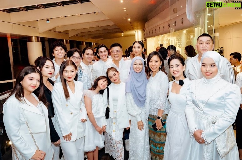 Vino G. Bastian Instagram - Kami mengucapkan banyak terima kasih untuk semua yang sudah hadir di #GalaPremier ‘HAMKA & SITI RAHAM (Vol.2)’ semalam. Semoga banyak hal baik yang bisa kita lanjutkan dari pejuangan Buya Hamka dan Siti Raham untuk keluarga, Agama, dan Bangsa kita tercinta. Aamiiin 🙏🏼 HAMKA DAN SITI RAHAM (Vol.2) ⭐️ ⭐️ ⭐️ ⭐️ ⭐️ Di Bioskop 21 Desember 2023. #BuyaHamka #Hamka