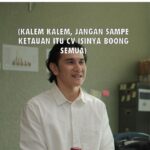Vino G. Bastian Instagram - Hayo, siapa disini yang suka boong di CV nya kaya Aa? 🫣 Kalo kamu butuh tips & trik wawancara, sok atuh nonton Film Gampang Cuan biar tau cara dapet kerja cepet! 🤩 #GampangCuanFilm