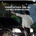 Vino G. Bastian Instagram - Hayo, siapa disini yang suka boong di CV nya kaya Aa? 🫣 Kalo kamu butuh tips & trik wawancara, sok atuh nonton Film Gampang Cuan biar tau cara dapet kerja cepet! 🤩 #GampangCuanFilm