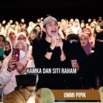 Vino G. Bastian Instagram – Terima kasih banyak @_ummi_pipik_ dan Majelis Taklim Fatimah Azzahara sudah membuat Nobar #hamkadansitiraham. MasyaAllah Tabarakallah 😊🙏🏼
