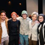 Vino G. Bastian Instagram - My CUAN’s family.. lagi nonton Oma @marshatimothy 😊#GampangCuan @rahabimandra @radaryza @sekariniseruni