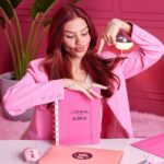 Virgínia Wanderley Instagram - ALERTA DE TREND PRA 2024: MUITO BRILHO!!!! ✨ Animada pra esse ano, vamos nos cuidar juntas com @lorealparis sem deixar o rosa de lado! 🎀✨💖 #Lorealparis #lorealparisHairCare #Elseve *publicidade