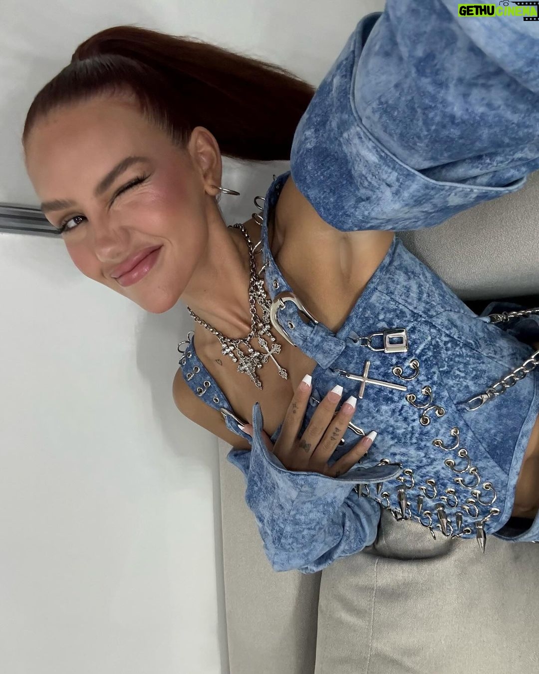 Virgínia Wanderley Instagram - foi difícil fazer dezembro caber em 10 fotos