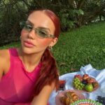 Virgínia Wanderley Instagram - Final de ano chegando e finalmente o verão... ☀️ E pra me acompanhar, to sempre com @melissaoficial ! Olha essa que eu escolhi, Melissa Ella na minha cor favorita: verde! Linda né? 💚 Já corre pro site e pro Clube Melissa mais próximo de voce pra garantir aqueleeee presente! Ah, e não esquece de usar meu cupom VIVI10! Ansiosa pra ver voces arrasando de Melissa por aí... 👀 *publicidade
