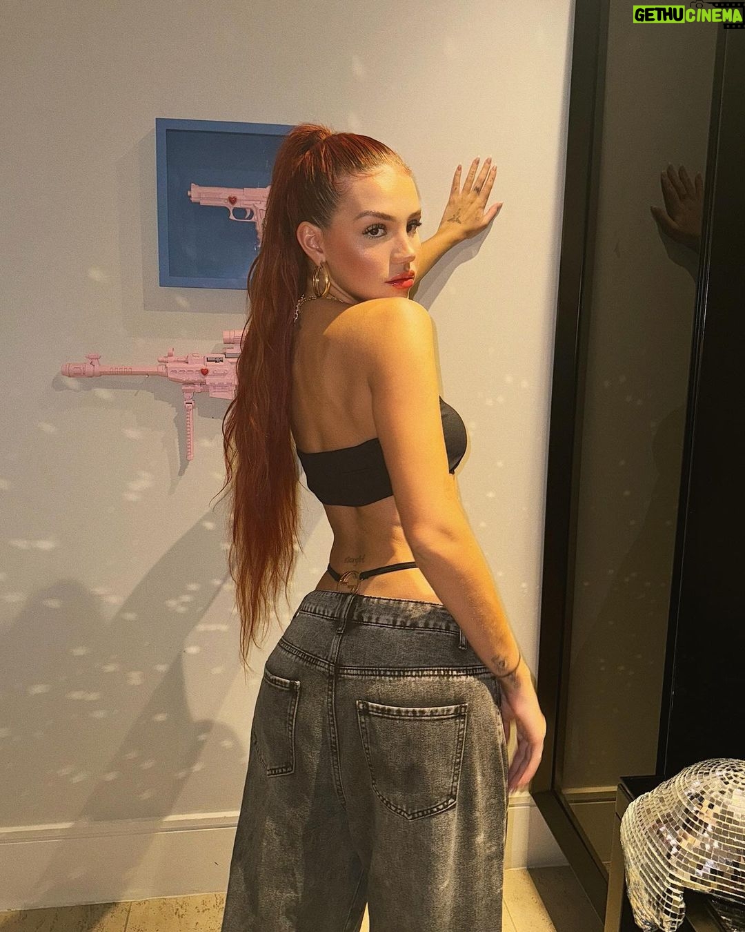 Virgínia Wanderley Instagram - i know São Paulo, Brazil