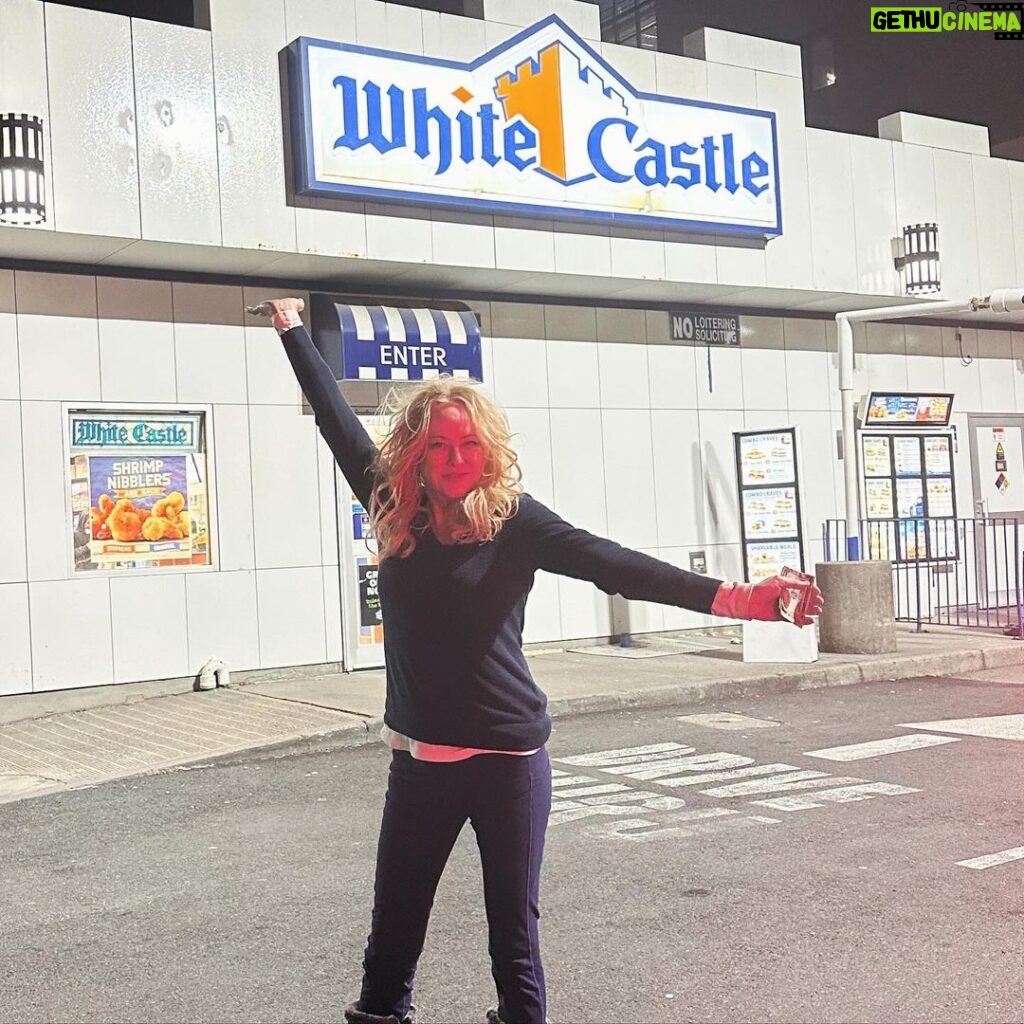 Virginia Madsen Instagram - And now my life is complete. You know you want that. #whitecastle #nyc