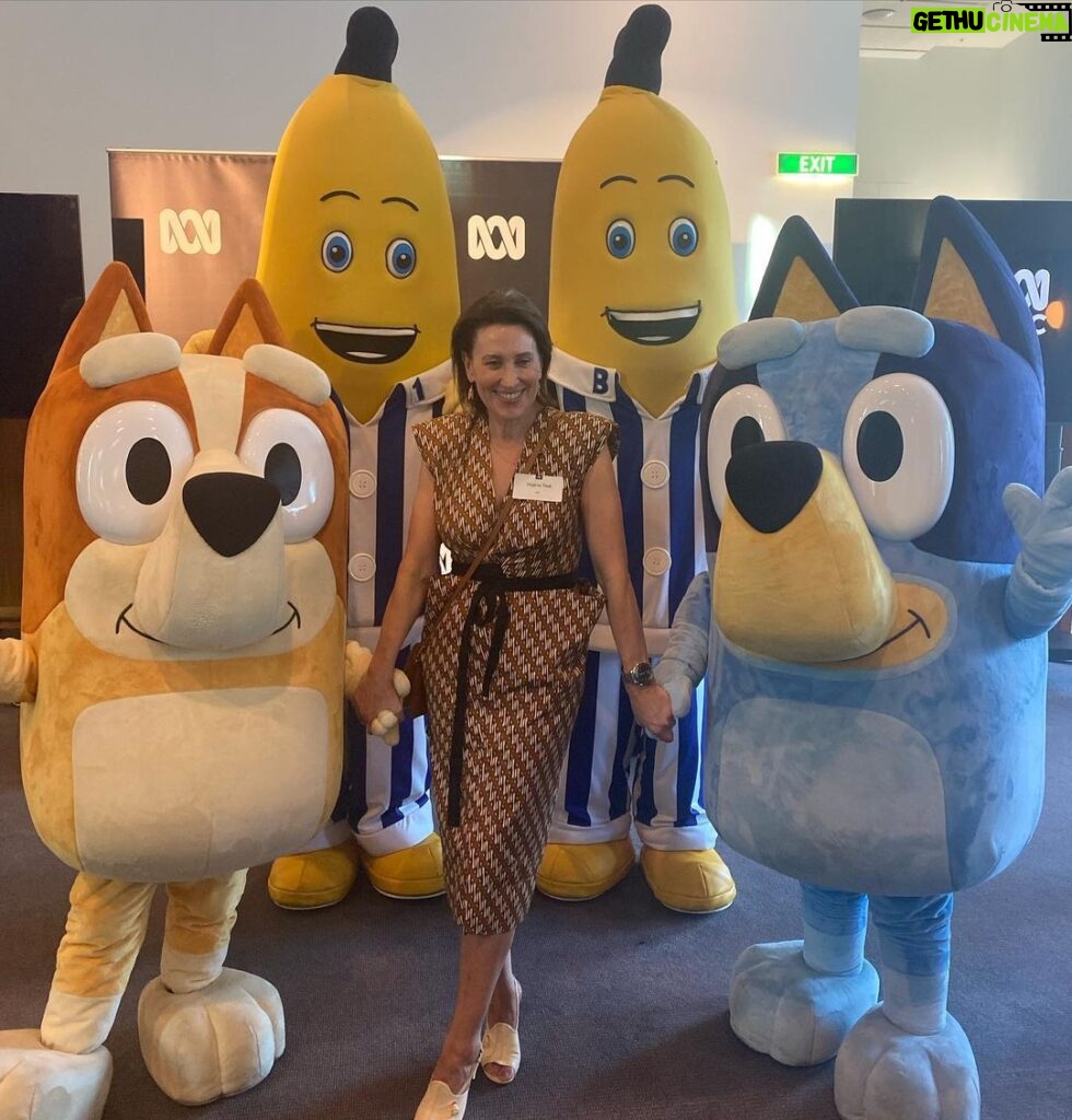 Virginia Trioli Instagram - Stealing a moment with the true rock stars of @abctv . Thank you @visit_australian_parliament for hosting the ABC at our showcase last night. @officialblueytv @bananasinpyjamassss Parliament House, Canberra