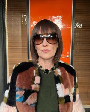 Virginia Trioli Instagram - Anna Fucking Wintour. 
👏 @wowfx_makeup 👏
#fashion #vogue #cestmoi