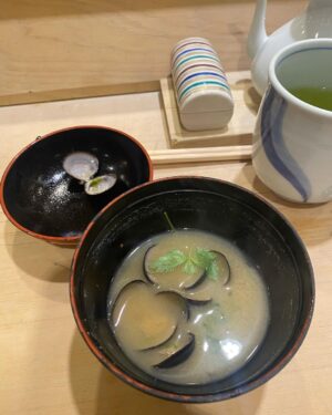 Virginia Trioli Instagram - In 1997, as the first snow flurries of winter dusted Tokyo, Russell and I stepped out of a tiny Juban sushi bar, having had some of the best sushi of our life.
I was determined to find it again, but all I had was this photo.
Swipe to see what happened next … #japan #backintokyo #familytravels #virginiatrioli #matsukanazabujuban