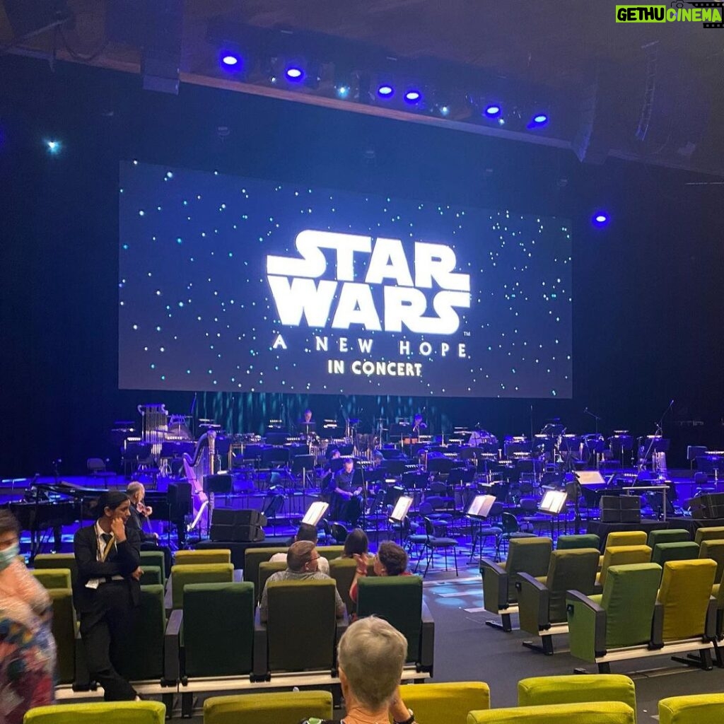 Virginia Trioli Instagram - May the @melbournesymphonyorchestra be with you. A live performance of #starwars A New Hope tonight in #melbourne . Here with a clutch of beyond excited tweens … #starwars #anewhope #mso #msolive #livemusic #greatsoundtracks @johnwilliamsonmusic