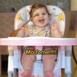 Vitória Moraes Instagram - Brinquedo X objeto 😂💜 Conta aí mamães qual objeto da sua casa seu filho é apaixonado e gosta mais que os brinquedos kkkk