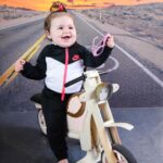 Vitória Moraes Instagram - Eu sou motoqueira galela! Me segura, que no meu acompanhamento de 10 meses eu peguei minha motinho e meu óculos