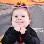 Vitória Moraes Instagram - Eu sou motoqueira galela! Me segura, que no meu acompanhamento de 10 meses eu peguei minha motinho e meu óculos