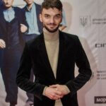 Vitalii Hordiienko Instagram - Рівно рік тому моє обличчя вперше з‘явилось на великих екранах кінотеатрів!😳 23 січня 2020 року вийшов у прокат фільм «ЕКС» зі мною в одній з головних ролей.🎉 І я вважаю це привід показати вам нарешті фото з прем‘єри😅 Дякую долі за таких шанс, сподіваюсь надалі такого буде побільше🔥