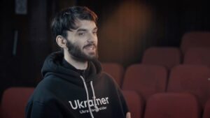 Vitalii Hordiienko Instagram - Віталій Гордієнко (Загін Кіноманів) - герой третього випуску субкультурного проєкту Reload.today.

Тема випуску – термін «братність» та чи доречний він в контексті стосунків між країнами. 

Говорили про вплив росіі на українську культуру, здобуття творчої незалежності і, звичайно, кіно. 

Артисти, які презентували свій live в кінці випуску – С23 та аппекс.

Дивись за посиланням у профілі

Вироблено: @by.somepeople