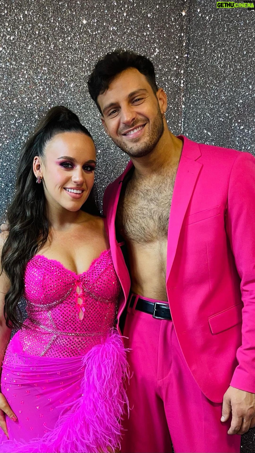 Vito Coppola Instagram - SAMBAAAA 🔥🔥🔥 About last night 🦩🦩🦩 Well done baby @ellielouiseleach 💪🏼 You are making me proud every single time! 🩷 To watch the full video type our names on YouTube or click this link: https://youtu.be/yj0B3mWr5-0?si=_R525DnGAyyGaxU4