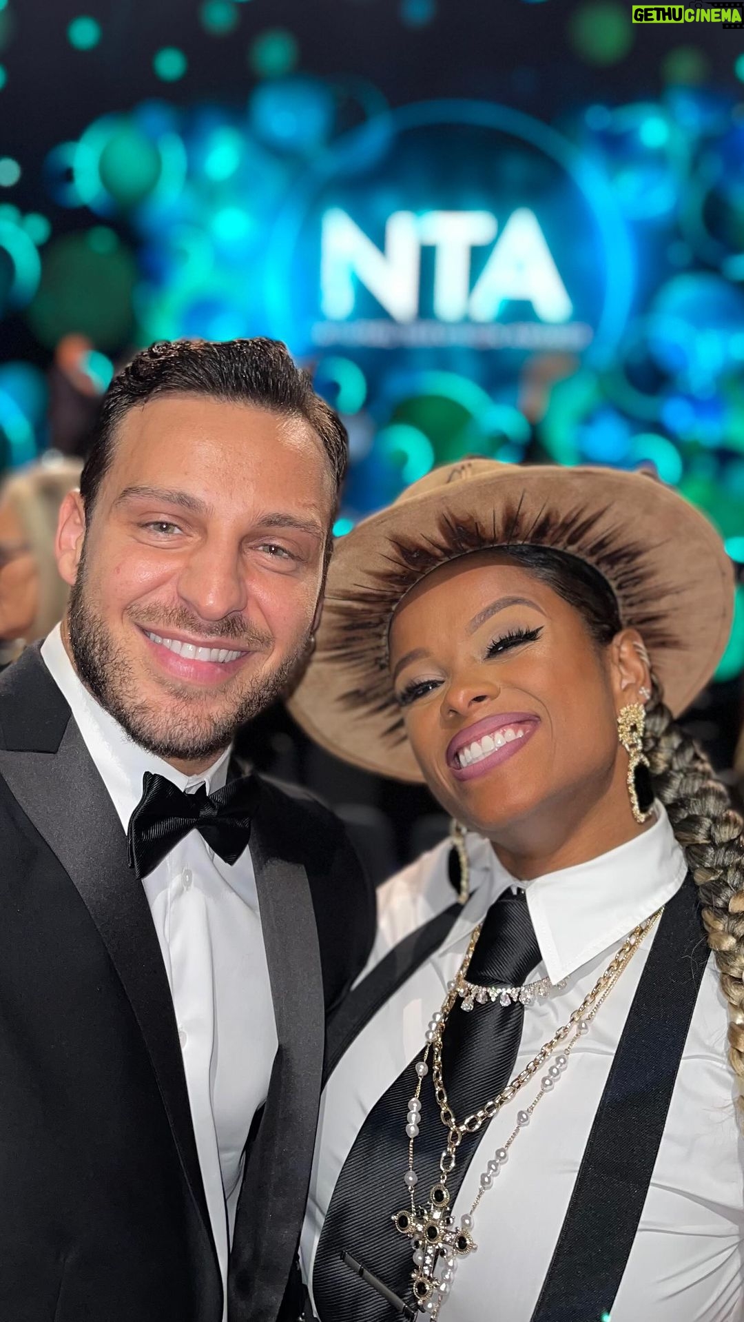 Vito Coppola Instagram - Wow 🤩 What a night! We Won the @officialntas National Television Awards 🥳 Thanks @bbcstrictly for being such a big great Family 🙏🏼 I am so Happy to be part of this winning on my first year. It’s such an honour 🙌🏼 Thanks to all@of you beautiful people for voting us and parter @fleureast you were amazing as always 🫶🏼 Keeeeep Danciiiiing 🕺 ♥️