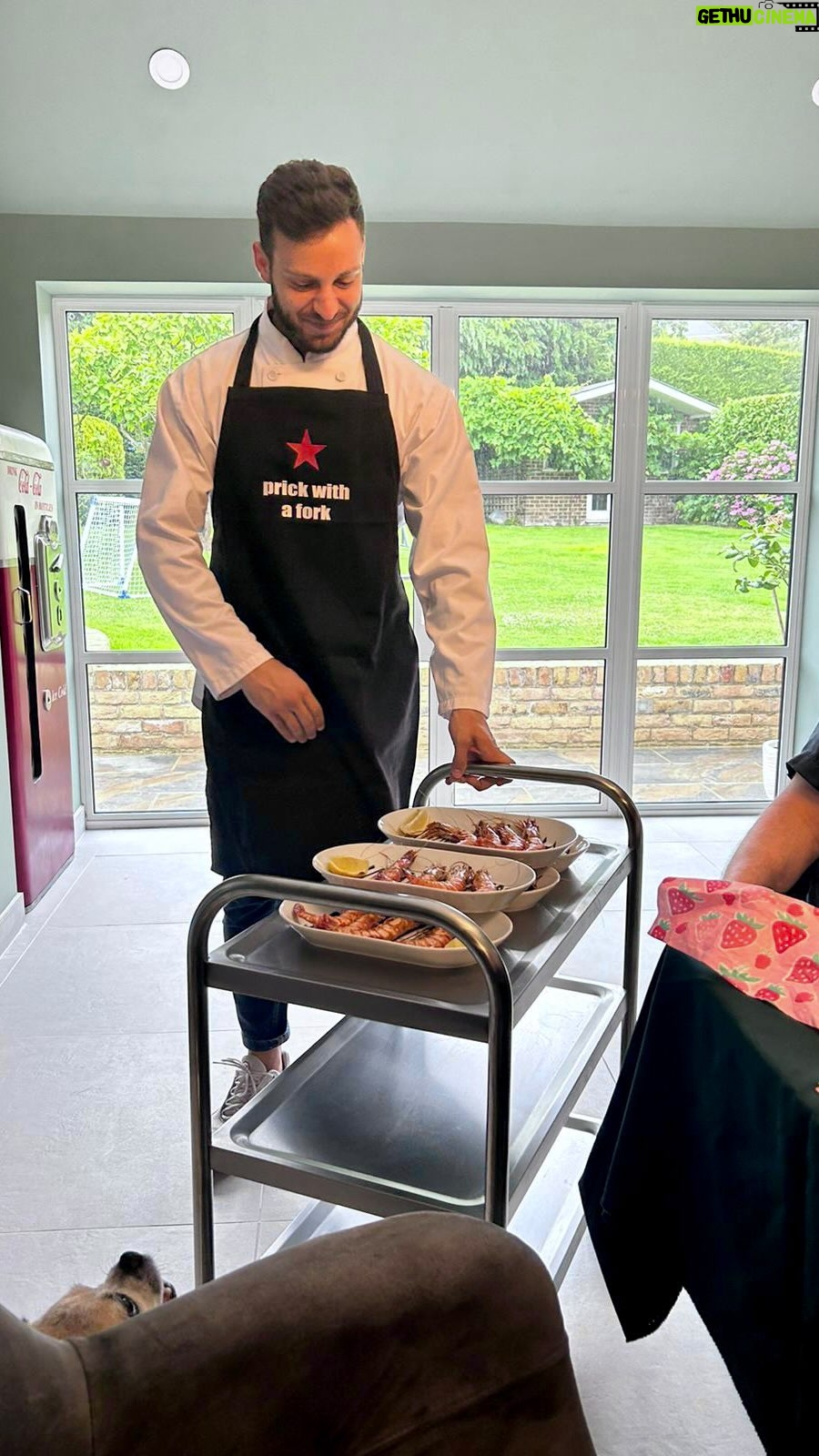 Vito Coppola Instagram - About today! Such a lovely day โฅ๏ธ Sunday, good food and the right people. Thank you very much ๐๐ผ Gamberoni alla griglia su letto di glassa dโaceto balsamico, con grandine di sale di Cervia e accompagnati da una bella spruzzata di limone vitiano. ๐ These are the days that make me appreciate the simplicity. Just yesterday I was thinking that I miss so much a good well cooked portion of Gamberoni, and here we go!!! I am soooo happy. GRAZIE ๐๐ผ ๐ฎ๐น ๐ฌ๐ง