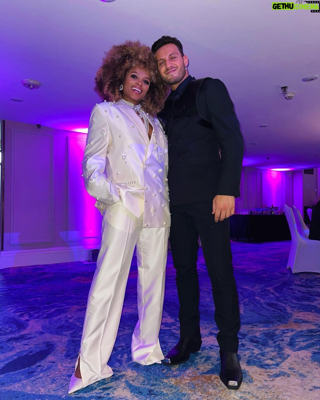 Vito Coppola Instagram - About Pride of Britain Such a Special night, dedicated to true Heroes ππΌππΌππΌ I had the best company with me and all the people I love β₯οΈ I felt lucky, blessed and Happy. Wish everyone to have beautiful people and good friend π€πΌ Choose always Love π©΅