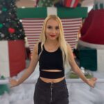 Vivian Hicks Instagram - ☀️ ⭐️ 🌙 Thanks @romwe_fashion for these amazing clothes! I absolutely love them! 🙏 Use my code “Vivian10” to get 10% off your next purchase. Link in bio 😍 http://t.ly/xrD6m Check my story for more styles dress 👗 #romwe #ROMEWEblackfriday