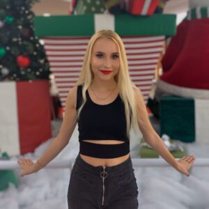 Vivian Hicks Instagram - ☀️ ⭐️ 🌙 
Thanks @romwe_fashion for these amazing clothes! I absolutely love them! 🙏
Use my code “Vivian10” to get 10% off your next purchase. 
Link in bio 😍 http://t.ly/xrD6m
Check my story for more styles dress 👗  #romwe #ROMEWEblackfriday