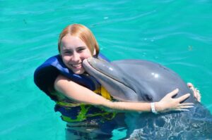 Vivian Hicks Instagram - 🐬💙 lifetime experience swipe left for video 🔛 #grandmuthucayoguillermo #cayococo #cuba #dolphins #travel #yougotthis