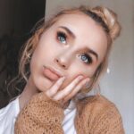Vivian Hicks Instagram - “An Obstacle is Often a Stepping Stone” 🔹 Comment a song request 👇