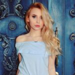 Vivian Hicks Instagram - “Sometimes god closes a door 🚪 so he can lift the roof 🙌 🎶 unsigned and ready to bring it always be you !! #music #artist @me.n.u Photoshoot