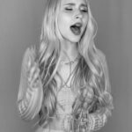 Vivian Hicks Instagram - Tag the artist and song 🎵 Trying the bridge 😯 . . . . . . #hotvocals #summer #beach #agt @chorus @hotvocals @stars.uncovered @topvocalist #vivianhicks #omgvoices #chorus #insta #tiktok #thevoice #allaboutvoices #fun #viral #blonde #singers #topvocalist #reels #music #alliask #adele #cover #vocals #singing