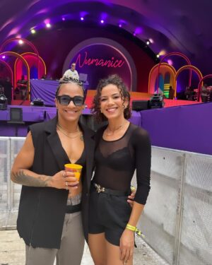 Vivianne Araújo Instagram - Nosso primeiro show juntas. @catarinaloturco 😎🫶🏽

@ludmillanumanice #numanicebrasília