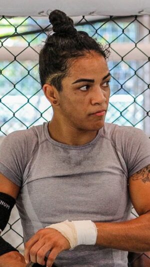 Vivianne Araújo Instagram - Tá chegando a hora 🔥🔥🔥

#CerradoMMA #EvoluçãoConstante #UFC #UFCBrasil