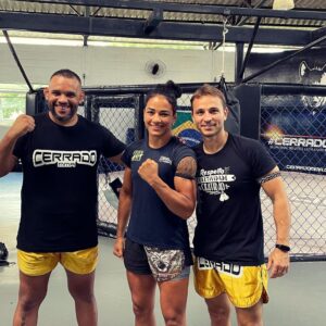 Vivianne Araújo Instagram - •GRAU PRETO - MUAY THAI•
•Dedicação, Amor, Disciplina, Foco• Uma longa jornada até aqui. Bem distante ainda do que fui programada a alcançar… Me sinto Abençoada pq se tem tanta caminhada pela frente. 🚀
Gratidão 
@cerradomma 
@daniel.bev 
@anderson.carvalho.mma 

#muaythai #prajiedpreto #graduacao #cerradomma #fight #mma #ufc