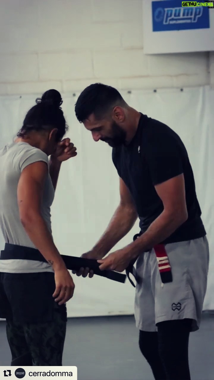Vivianne Araújo Instagram - •Luta Livre Black Belt•🥋 Hoje tive a honra de receber a faixa preta de luta livre. Obrigada a cada pessoa que me ajudou a chegar onde estou hoje. Ansiosa para os desafios que virão 🌪⚡️🔥 #Repost @cerradomma with @make_repost ・・・ Graduação surpresa da @viviaraujomma para a faixa preta de luta livre. Heeeey #CerradoMMA #MMABrasil #UFCBrasil #LutaLivre #EsquadraoBrasileiro
