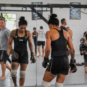 Vivianne Araújo Instagram - #CampOn Anota aí, dia 15 de outubro tem! 

#EvoluçãoConstante
#CerradoMMA
#UFC
#UFCBrasil