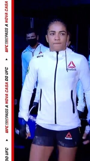 Vivianne Araújo Instagram - Tá chegando… 🌪️🔥🔥

#ufc #ufcvegas85 #ufcbrasil #ufcfightpassbr