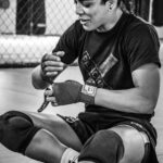 Vivianne Araújo Instagram - Nunca diminua a meta >>> aumente o esforço!! 🔥🔥🔥 Essa foi uma das posições preferidas que eu apliquei essa semana 🤼‍♀️ 🥋🥊 @alessluis_ 🇨🇺 @cerradomma @raylanascimento_oficial
